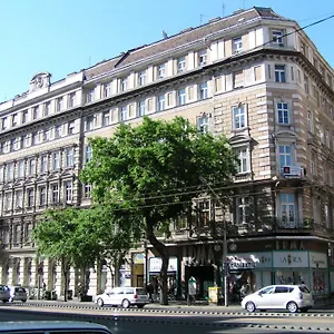 Eitans 3* Budapeste